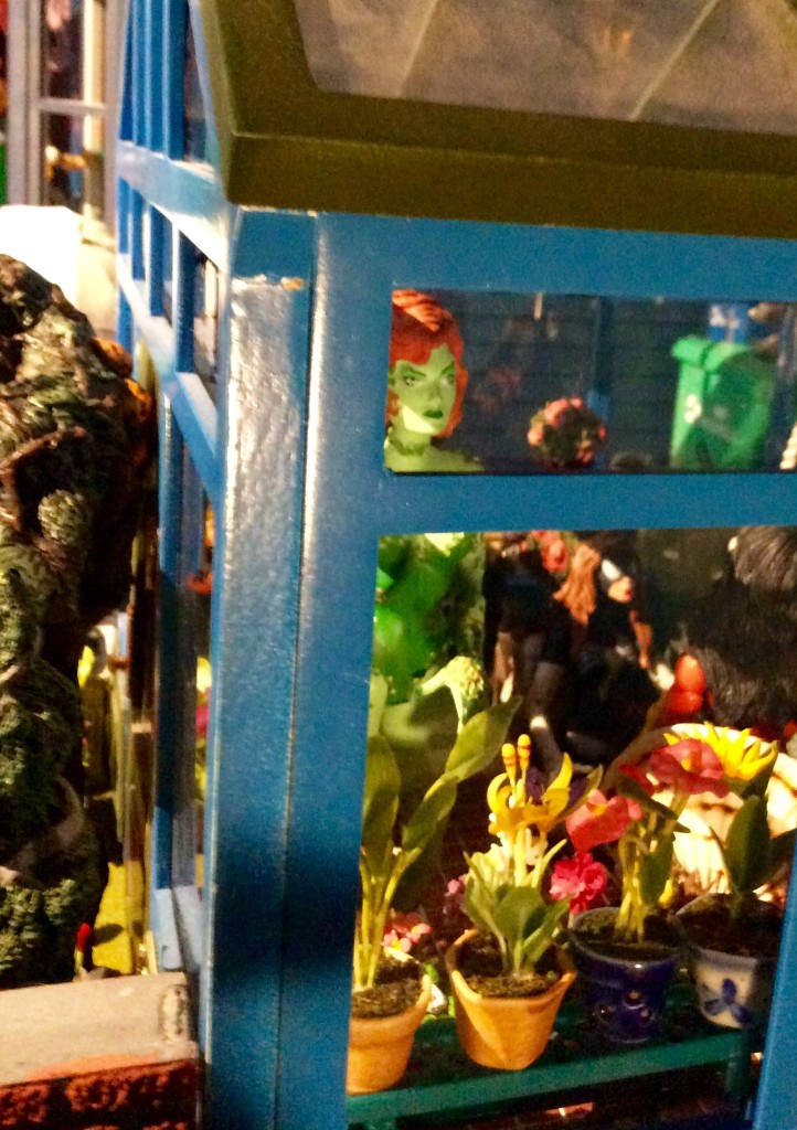 Action figure dollhouse Suzanne Forbes